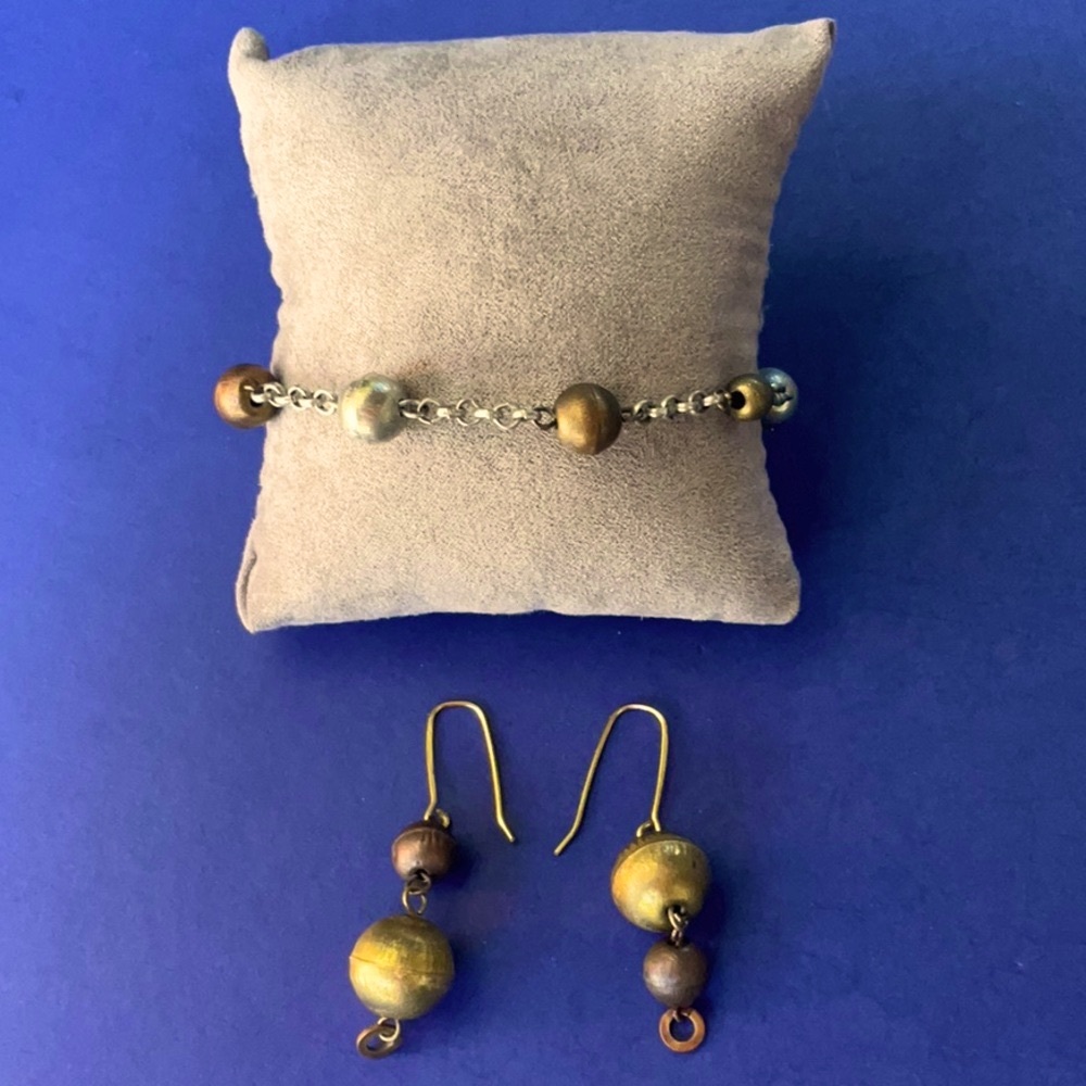 Repurposed earring and bracelet set